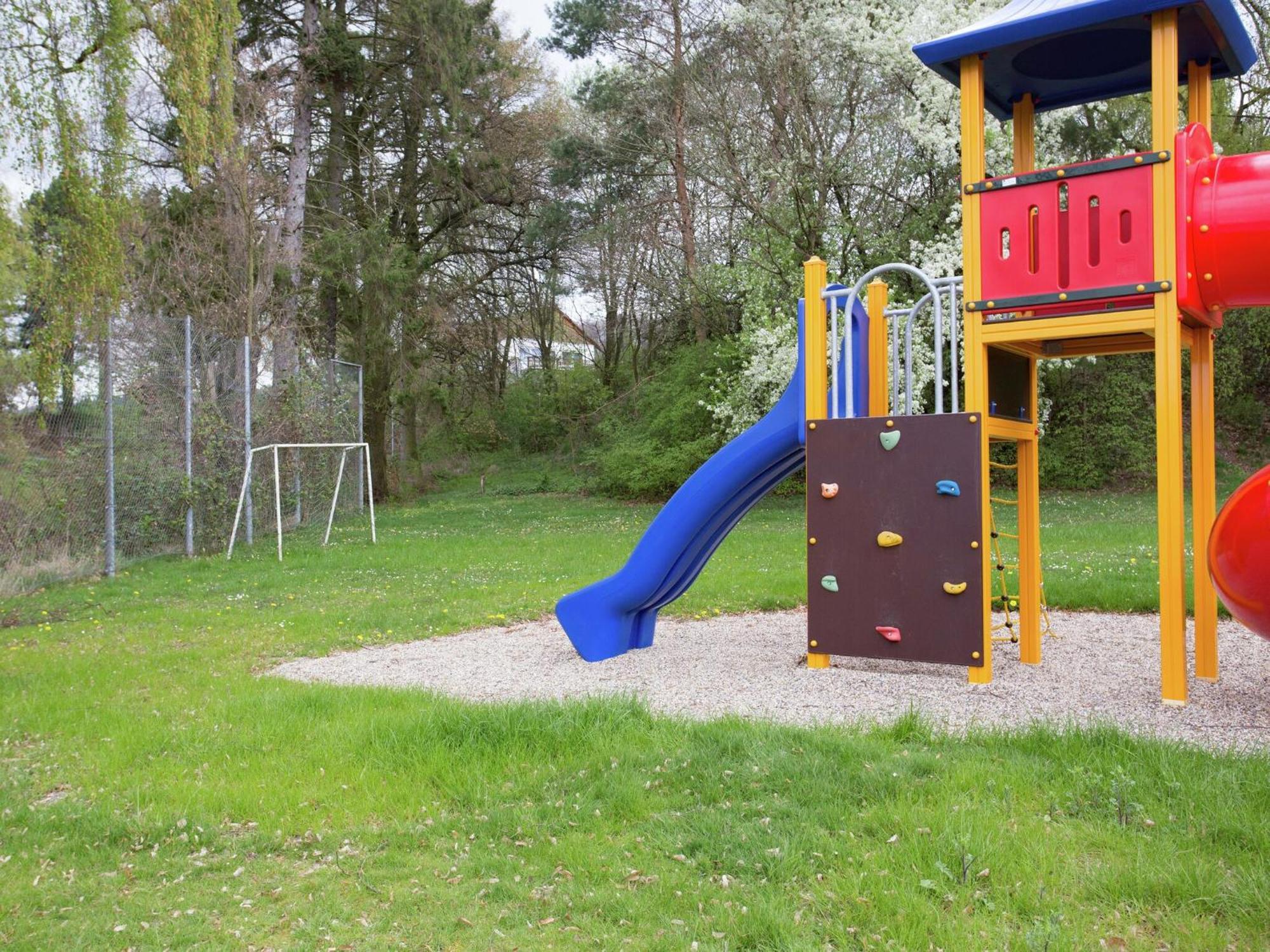 Large Detached Holiday Home In Hesse With Private Garden And Terrace Homberg  Exterior foto
